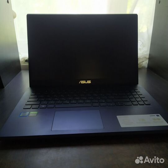 Asus Vivobook i5/1050
