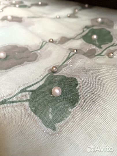 Палантин с бусинами