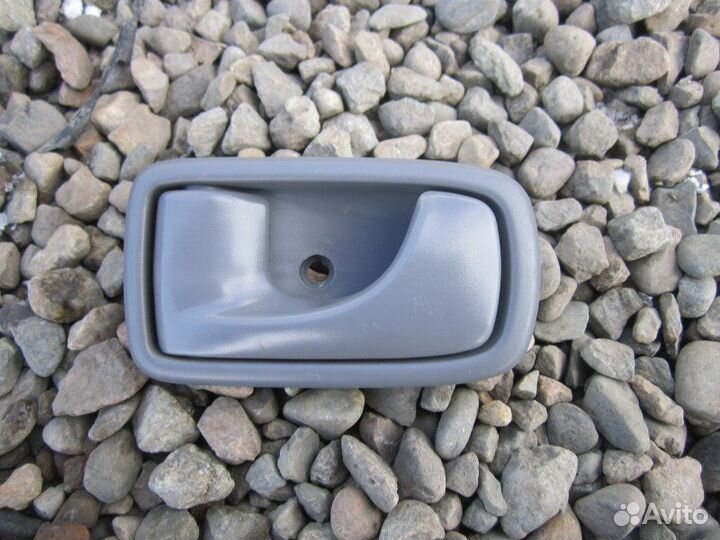 Ручка двери внутренняя левая Daihatsu Pyzar G311G