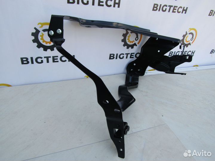 Рамка фары правая MercedesW204 A2046201291