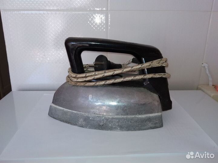 Продам утюг