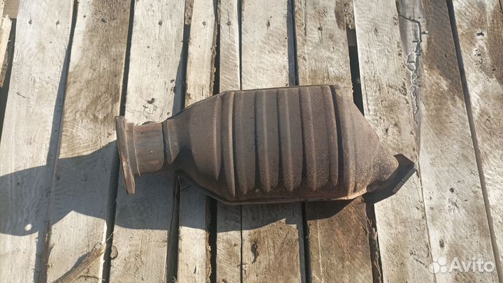 Корпус катализатора Audi A4 B5, Passat B5 без ката