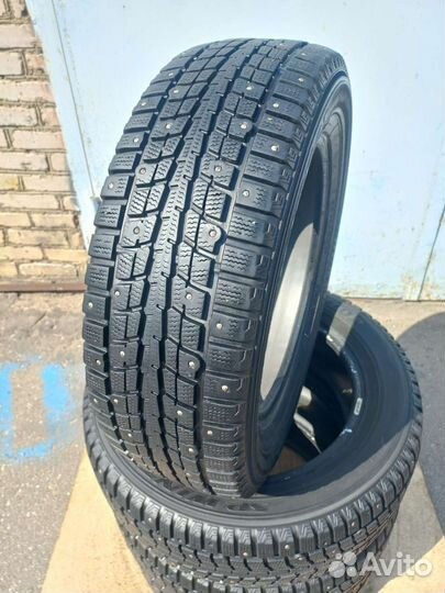 Dunlop SP Winter Ice 01 205/60 R16