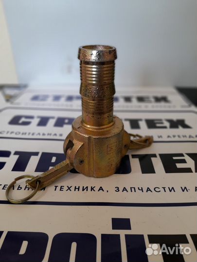 Фитинг выхода бочки растворонасоса