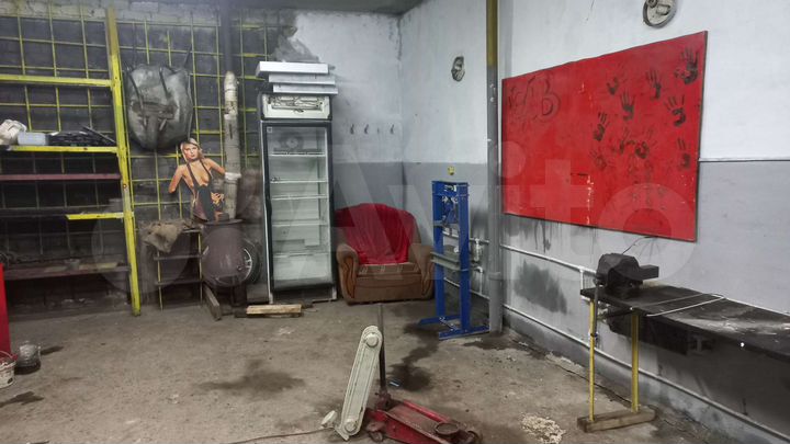 Гараж, > 30 м²