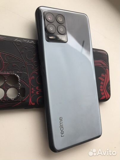 Телефон Realme 8