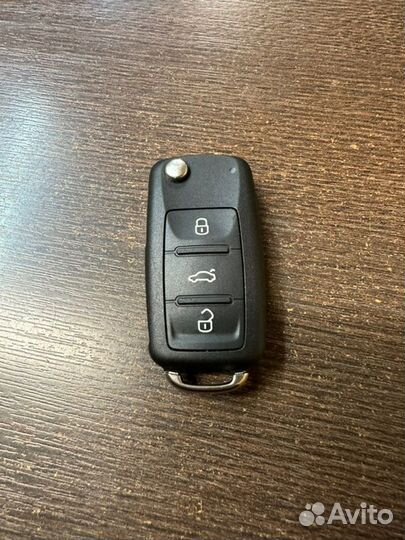 Ключ зажигания Skoda Rapid лифтбек cwva 2015