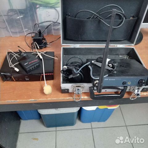 Микрофоны радиосистема AKG SR-40