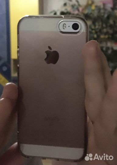 iPhone SE, 32 ГБ