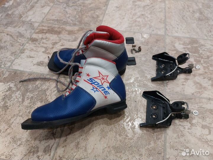 Лыжные ботинки