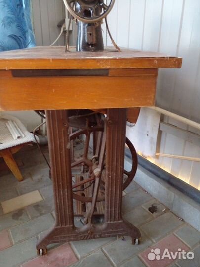 Швейная машина Подольск ножная