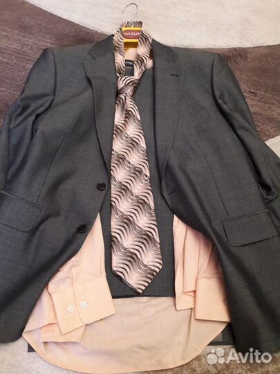 Продам костюм