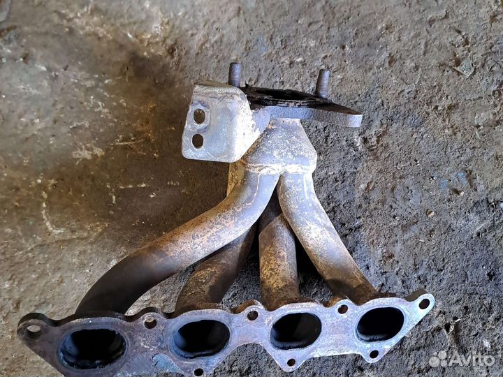 Коллектор выпускной Mitsubishi Carisma