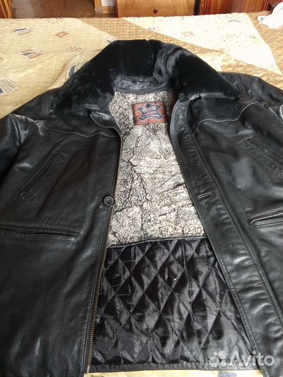 Кожаная куртка на натуральном мех размер 4 xz 54