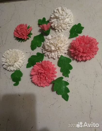 Корзина с цветами из мастики либо шоколада