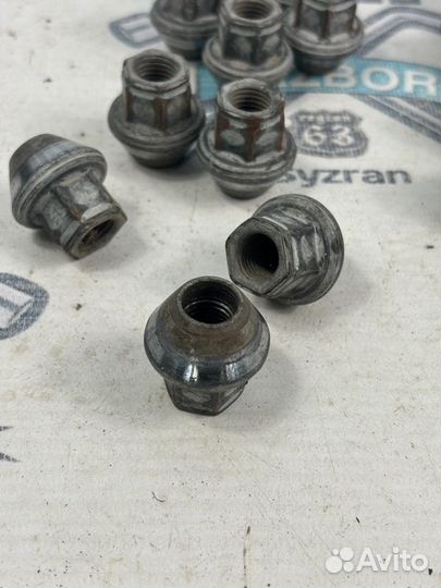 Болт колесный Ford Focus седан sida 8B58854 2008