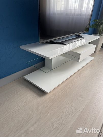Тумба под телевизор