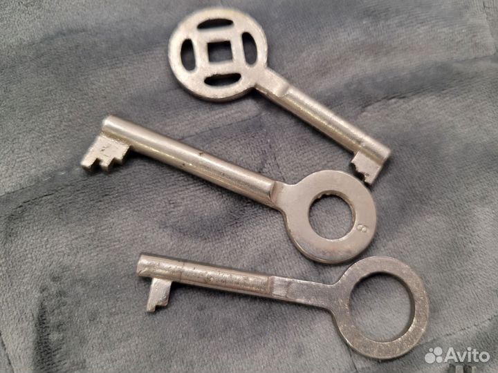 Ключи от замков пакетом