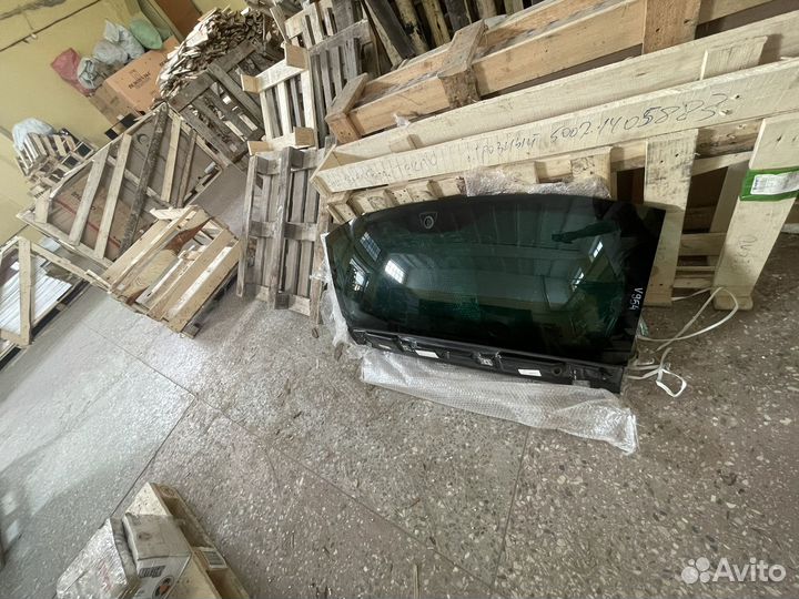 Заднее стекло touareg