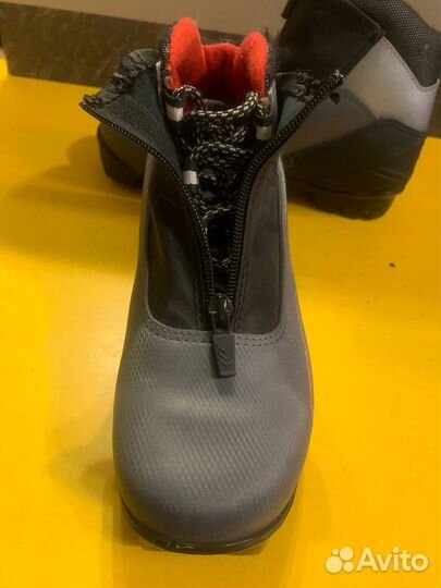 Лыжные ботинки р.35