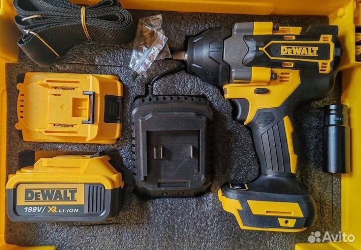 Аккумуляторный гайковерт DeWalt 800 Нм (Арт.72455)
