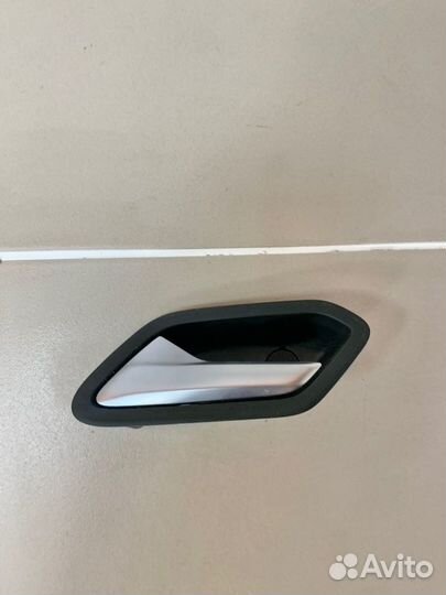 Ручка двери внутренняя левая Renault Duster 2