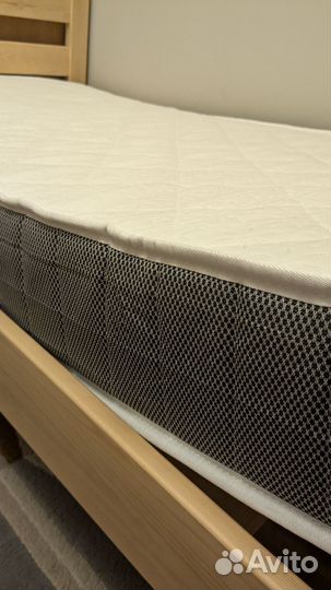 Матрас 90х200 новый+наматрасник