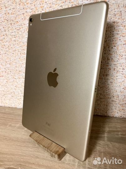 iPad Pro 9.7, (Wi-Fi + Cellular),Model A1674,256GB