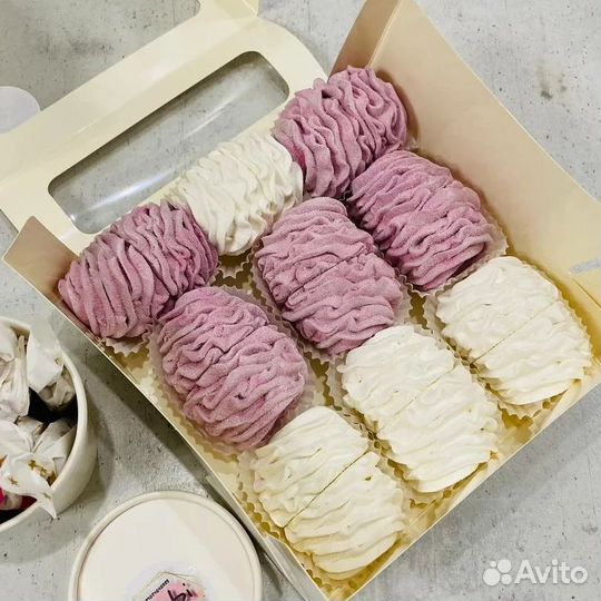 Подарочный набор конфет и зефир ручной работы