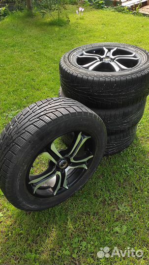Литые диски с зимними шинами 235/60 R18
