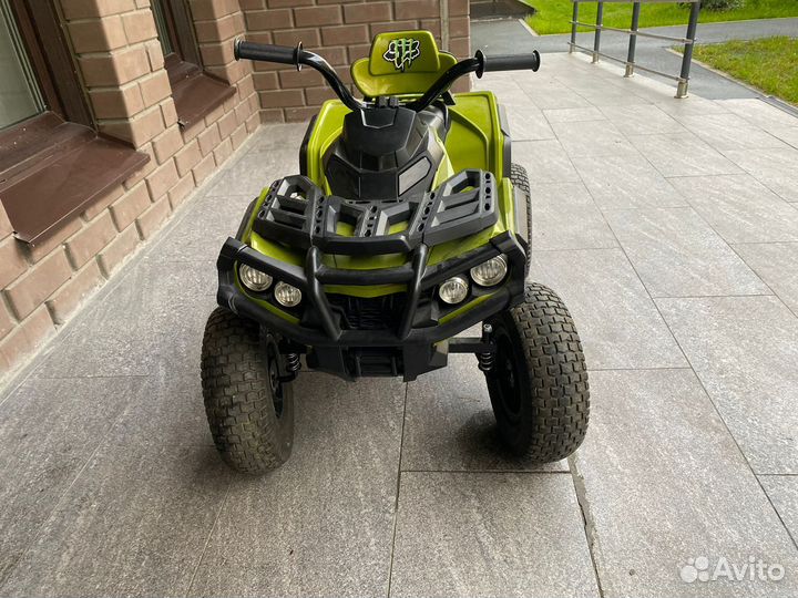 Детский квадроцикл на аккумуляторе