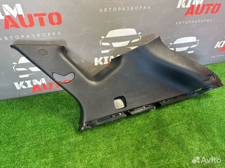 Накладка задней стойки правая Hyundai Ix35 2.0