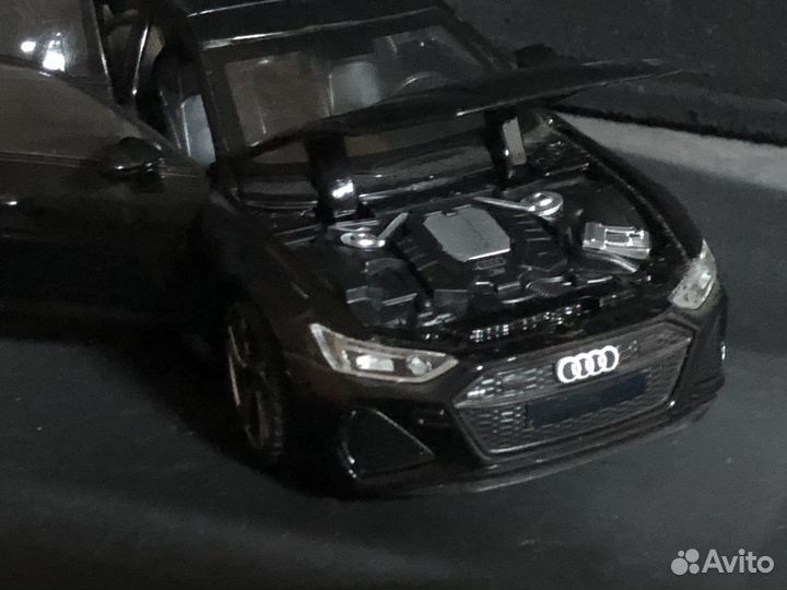 Модель автомобиля 1 32