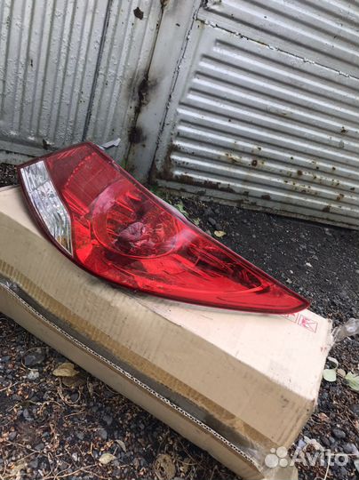 Фонарь задний правый hyundai solaris
