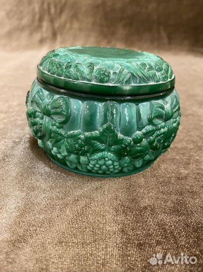 Шкатулка.Малахитовое стекло.Чехия
