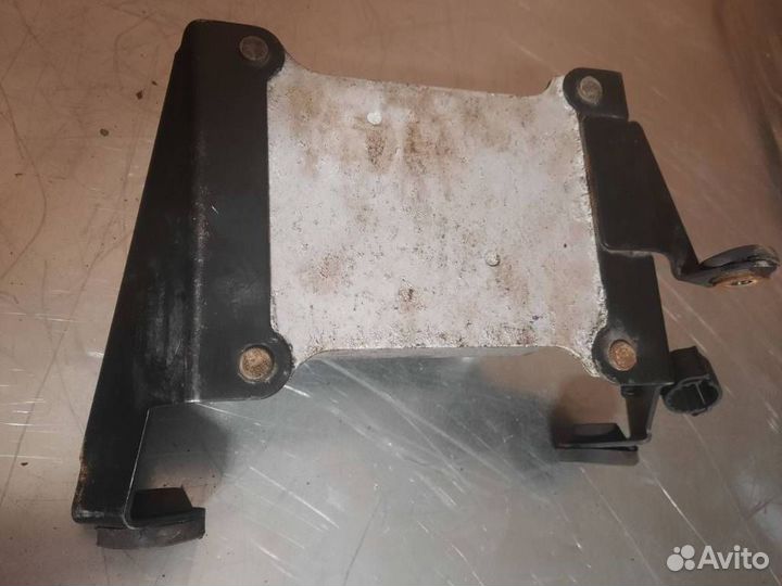 Радиатор масляный Volkswagen Passat B6 2006