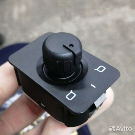 Блок управления зеркалами Ауди А6 С5