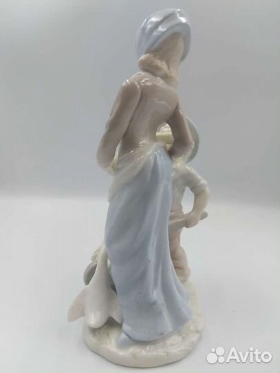 Композиционная статуэтка фарфор Европа