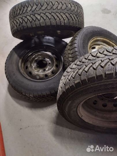 Nokian нордман 215/70 Р 15 на дисках для нивы