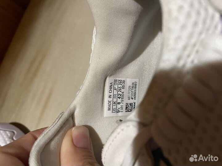 Продаю кроссовки Адидас