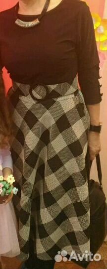 Платье строгое