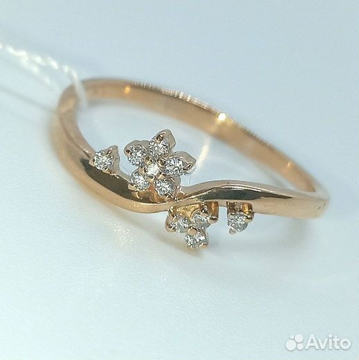 Золотое кольцо с камнем 17р