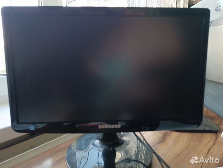 Монитор samsung 18.5