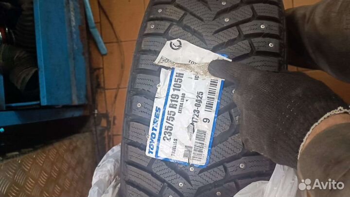 Toyo Observe Ice-Freezer SUV 235/55 R19