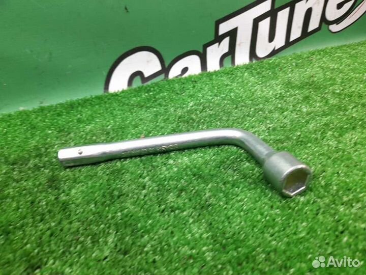 Ключ балонный Mercedes-Benz E W210 M104.995 1996