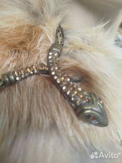 Змея, шейное украшение