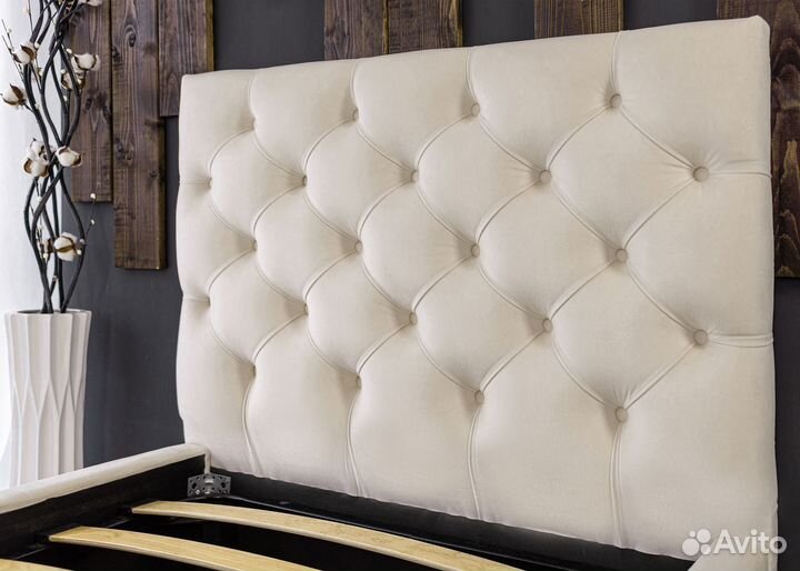 Кровать с матрасом