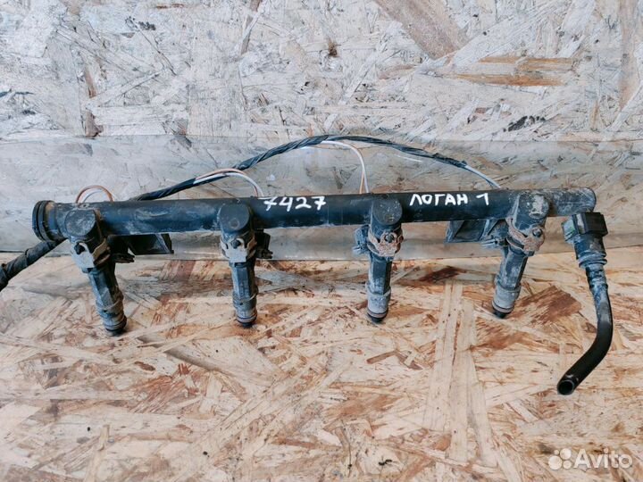 Рейка топливная (рампа) Renault Logan