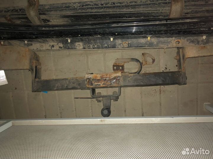 Фаркоп на toyota land cruiser 200