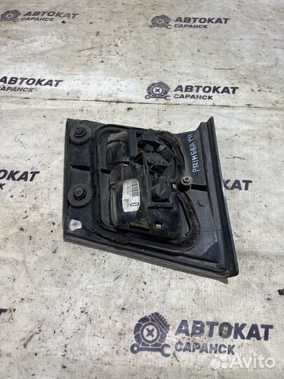 Фонарь багажника правый Nissan Primera P11